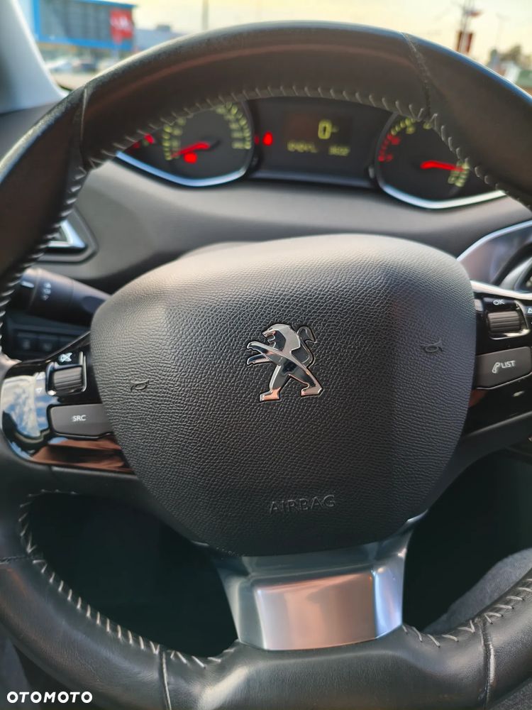 Peugeot 308 1.2 PureTech Allure S&S - 10