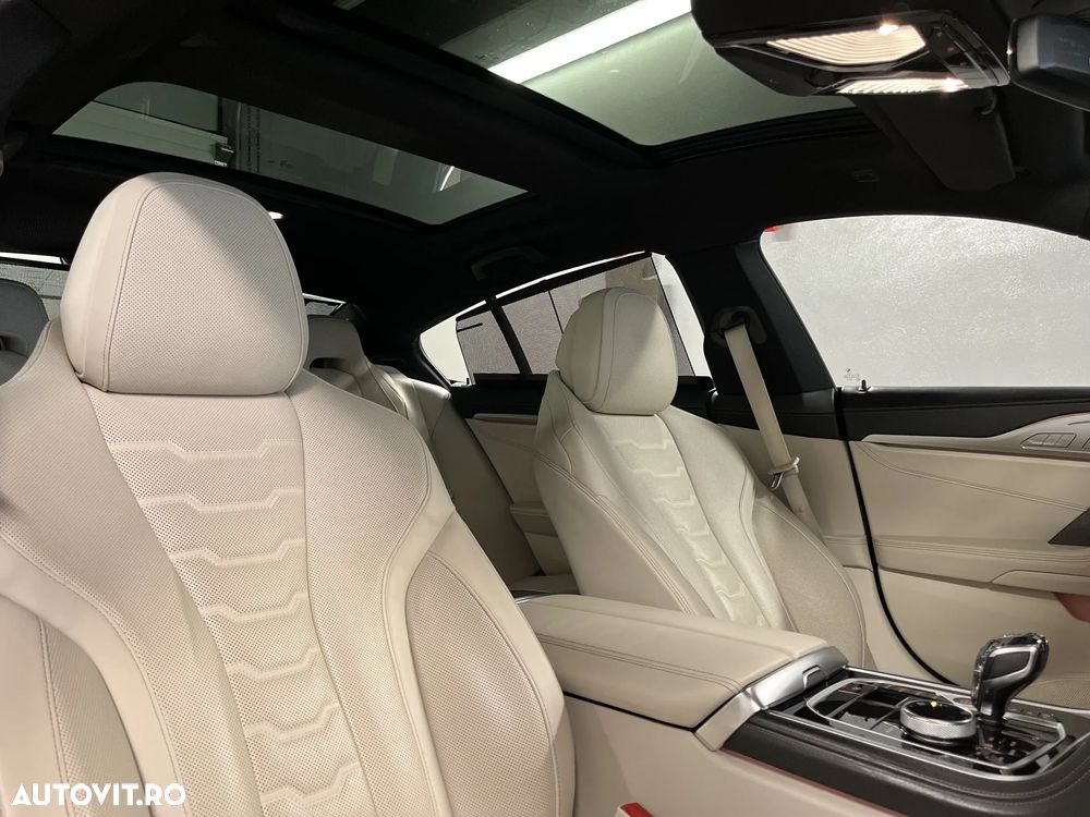 BMW Seria 8 840d xDrive AT MHEV - 31