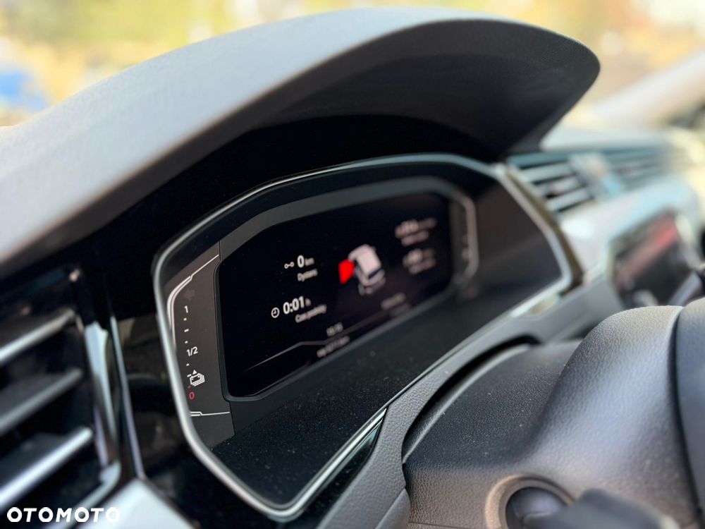 Volkswagen Passat - 8