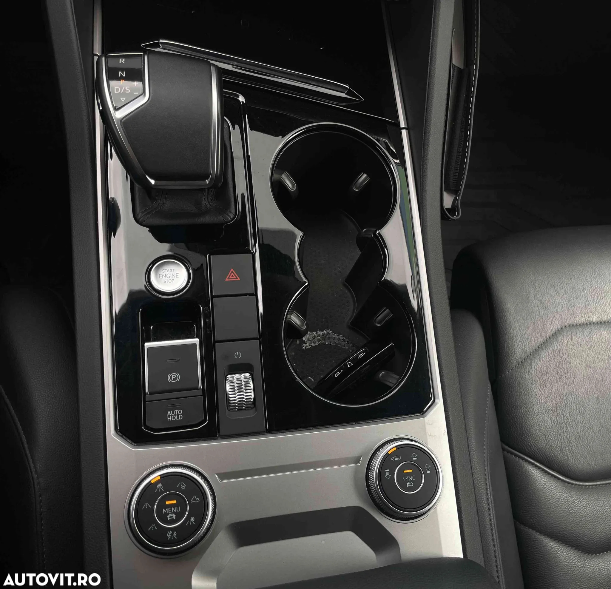 Volkswagen Touareg - 12