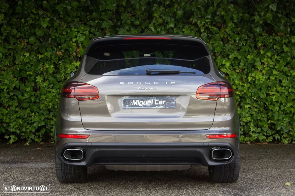 Porsche Cayenne Platinum Edition - 9