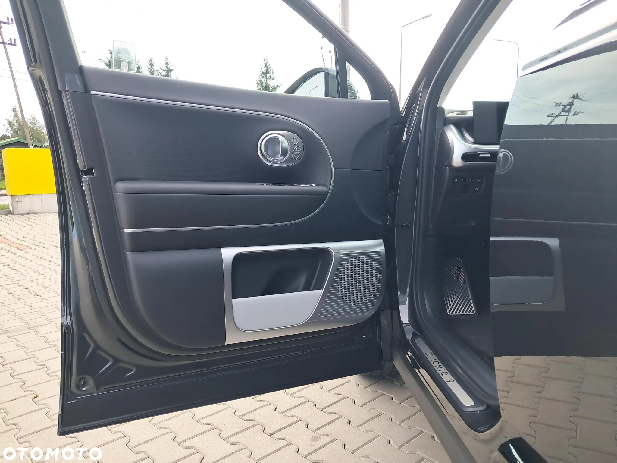 Hyundai IONIQ 9 110kWh Calligraphy AWD - 11