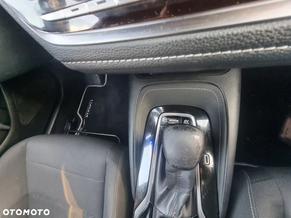 Toyota Corolla 2.0 Hybrid Executive - 22