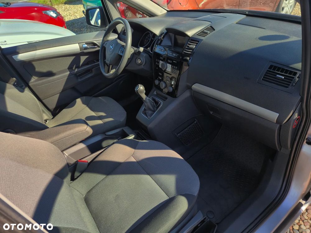 Opel Zafira 1.8 Innovation - 24