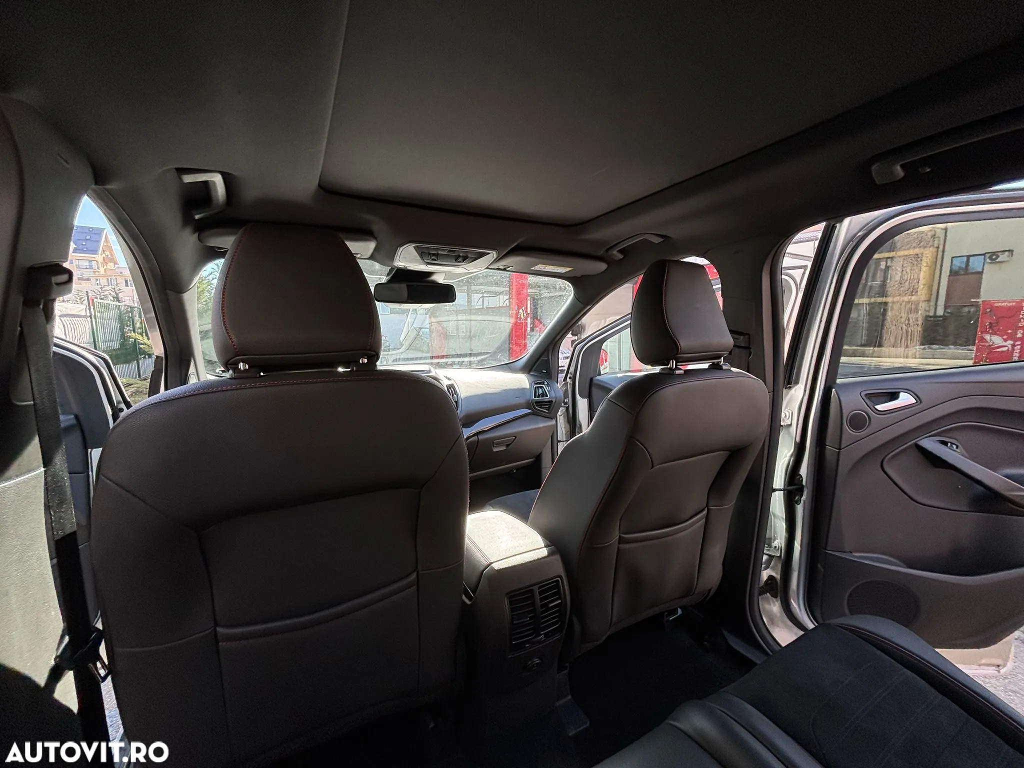 Ford Kuga 2.0 TDCi 4WD Powershift ST-Line - 21