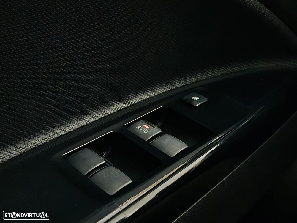 Mitsubishi Space Star 1.2 Intense Connect Edition - 24