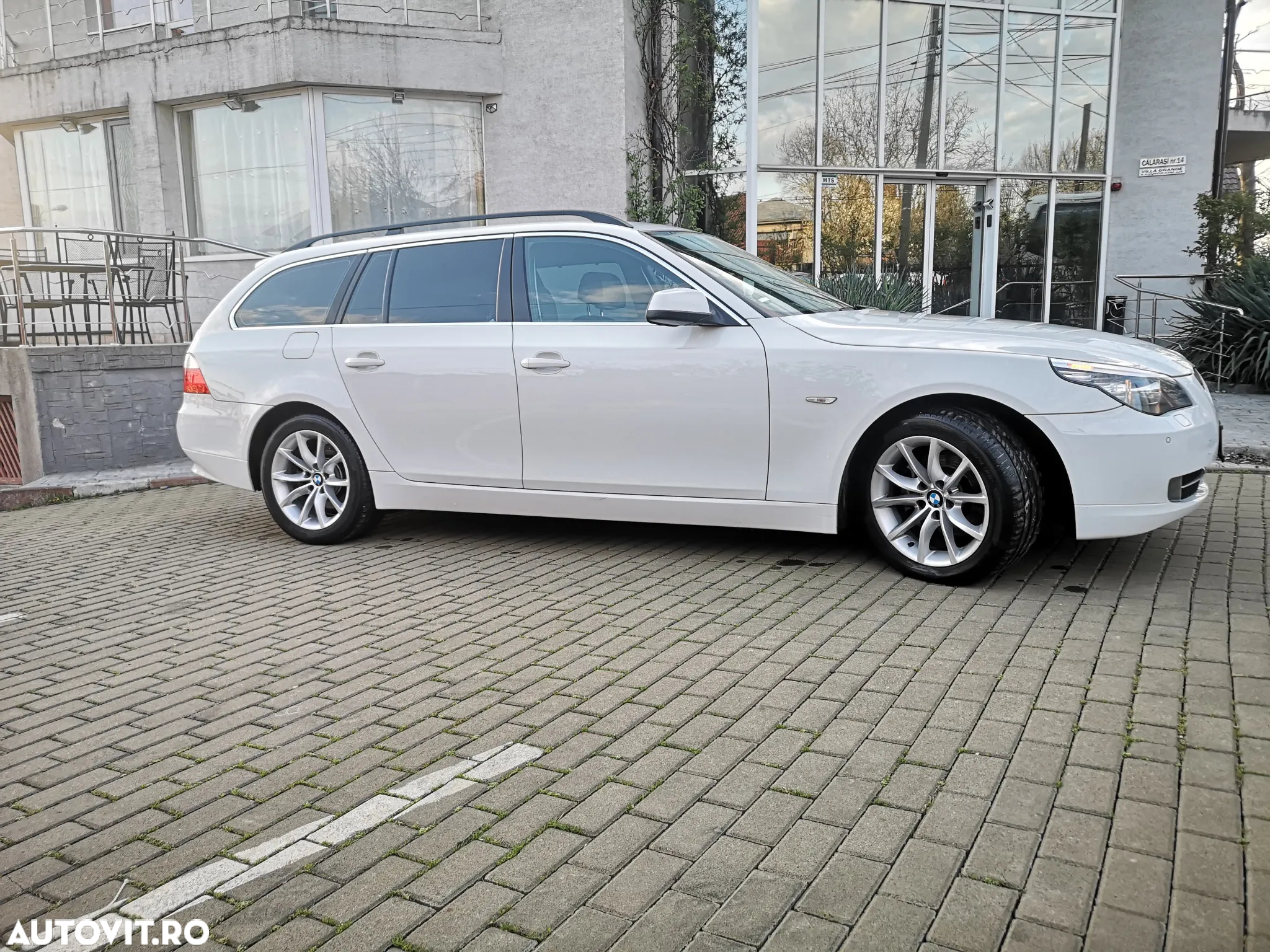 BMW Seria 5 520d Edition Exclusive - 4