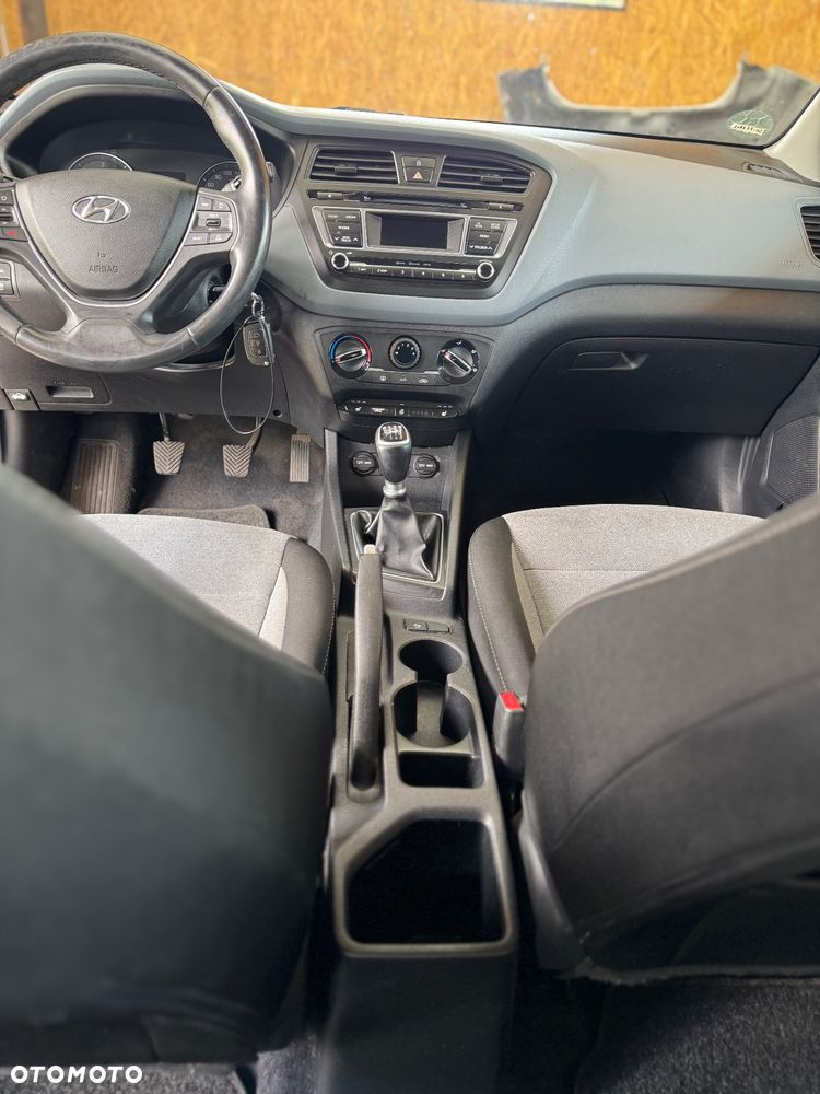 Hyundai i20 1.1 CRDi YES Gold - 17