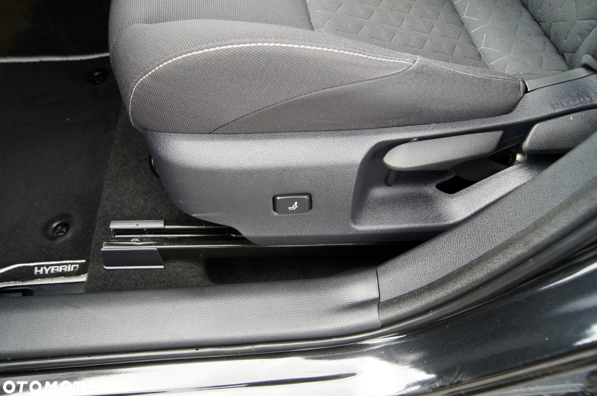 Toyota Corolla 1.8 Hybrid Active - 17