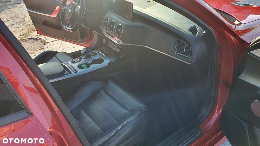 Kia Stinger 3.3 T-GDI V6 GT AWD - 17