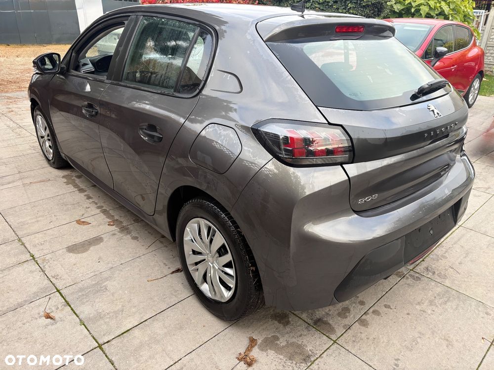 Peugeot 208 - 6
