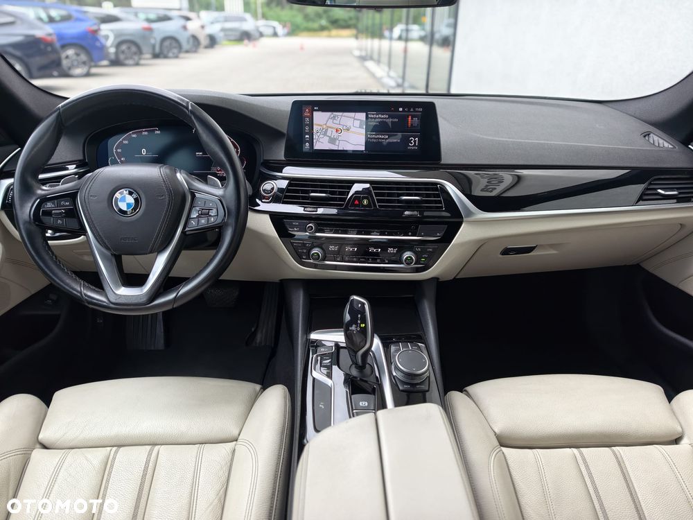 BMW Seria 5 530i xDrive Sport Line - 4