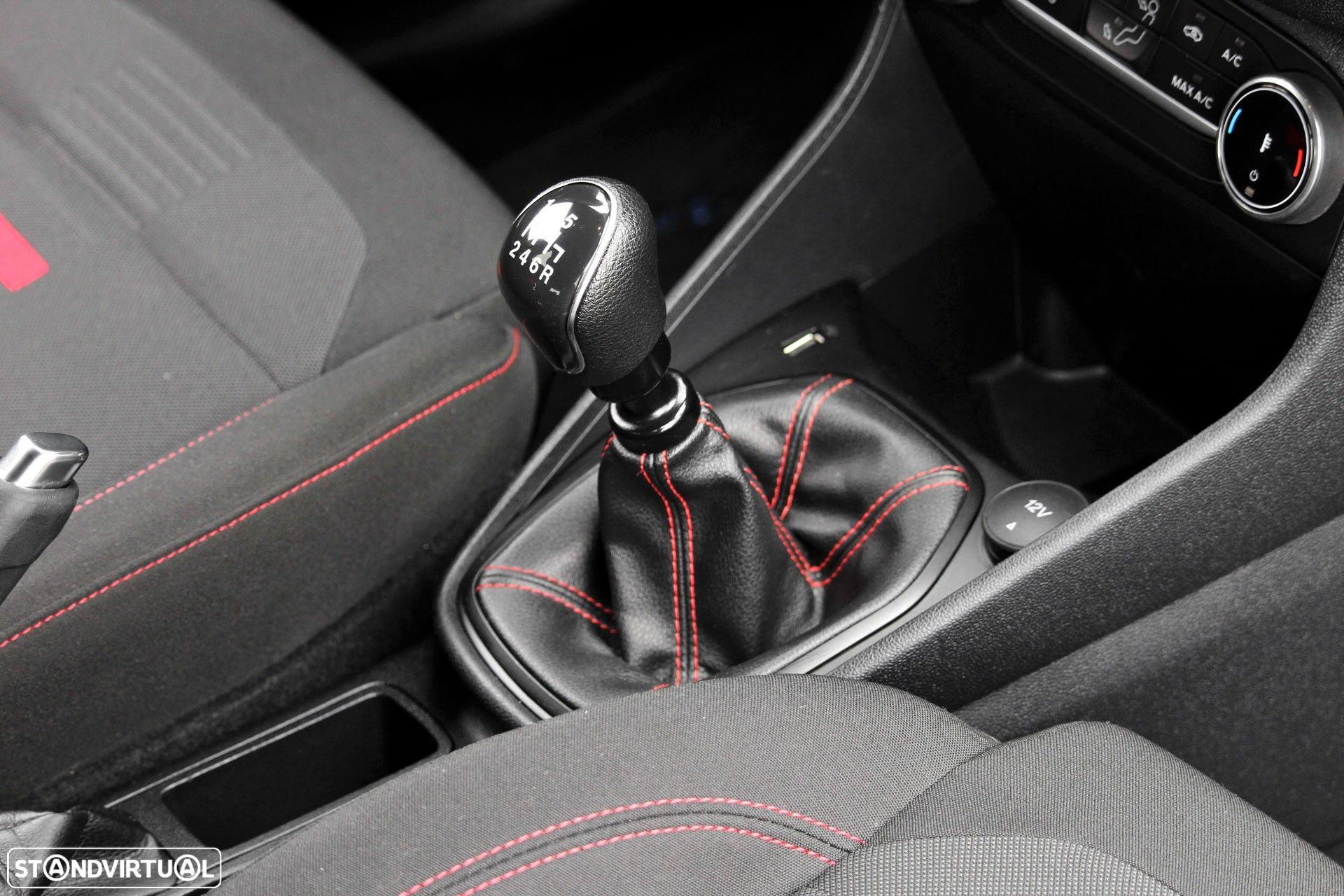 Ford Fiesta 1.0 EcoBoost MHEV ST-Line - 10