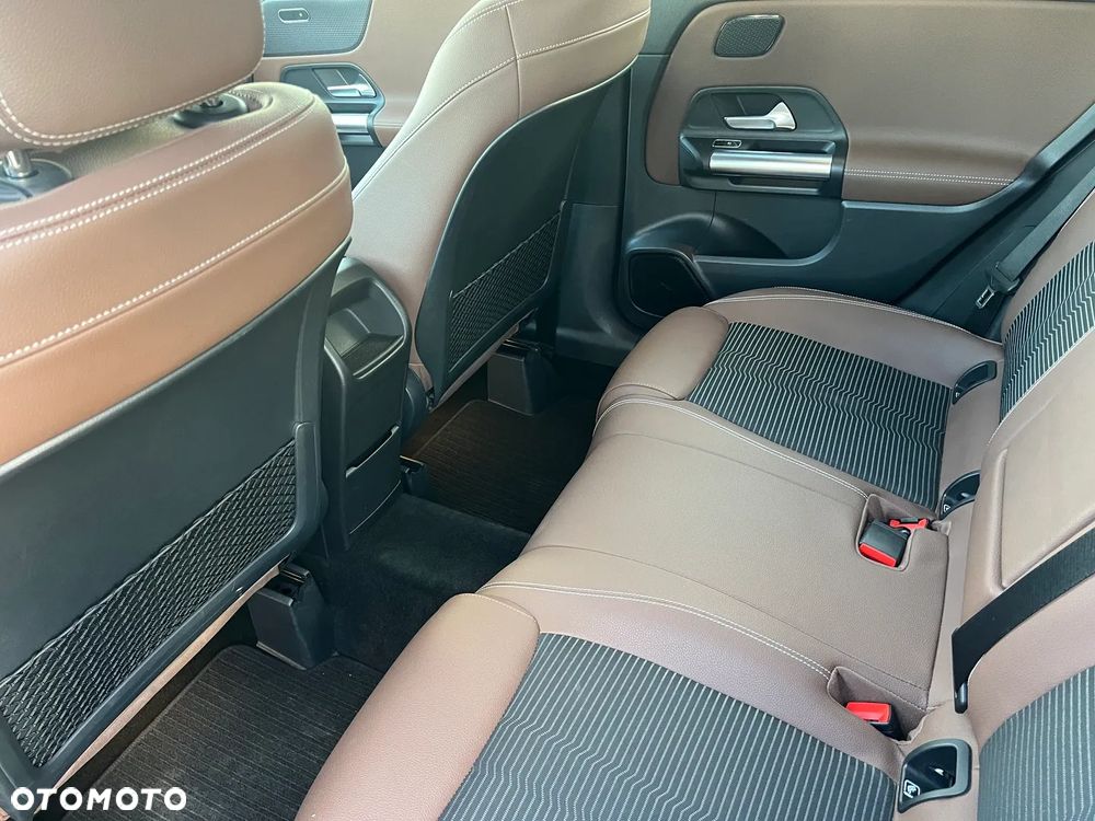 Mercedes-Benz Klasa B 180 7G-DCT - 37