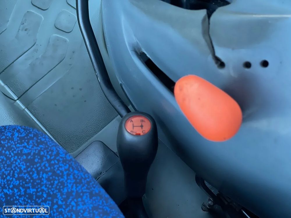 New Holland TN95FA 4RM Cabine AC - 12