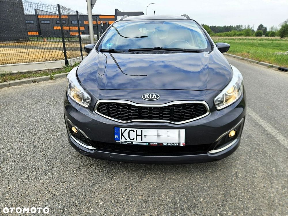Kia Ceed 1.6 CRDi 128 Dream-Team Edition - 12