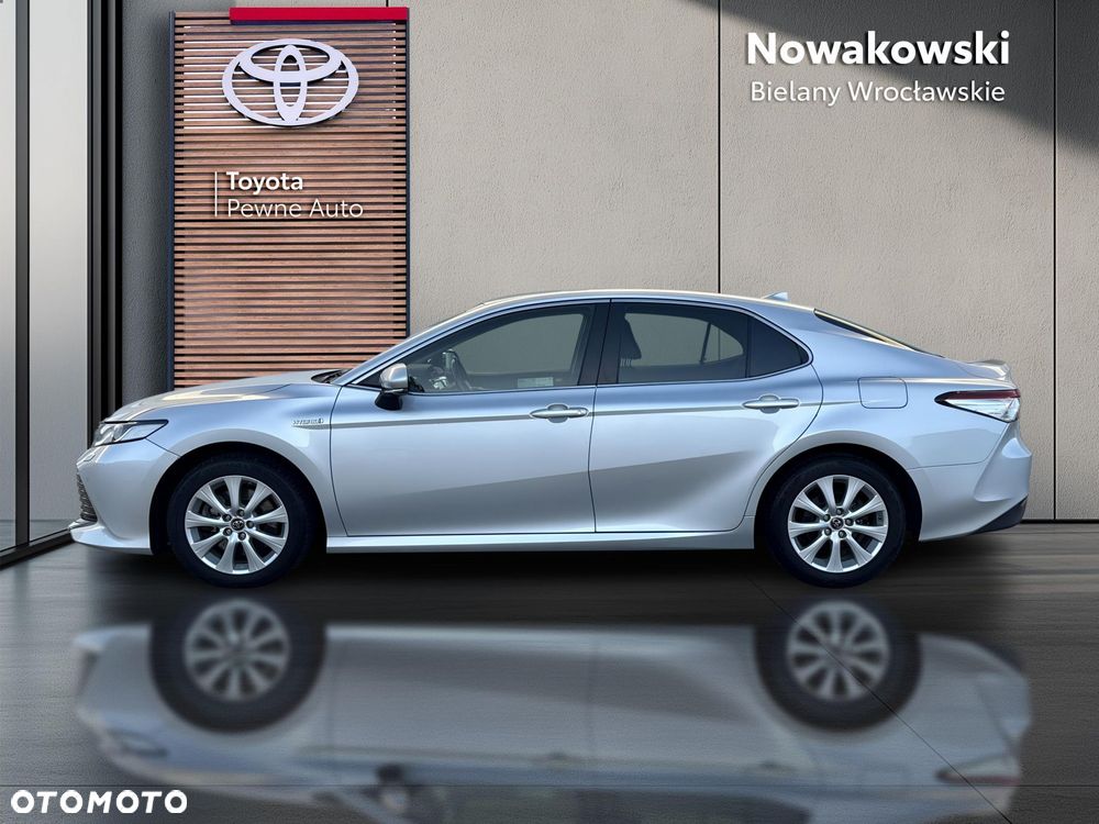 Toyota Camry 2.5 Hybrid Comfort CVT - 2