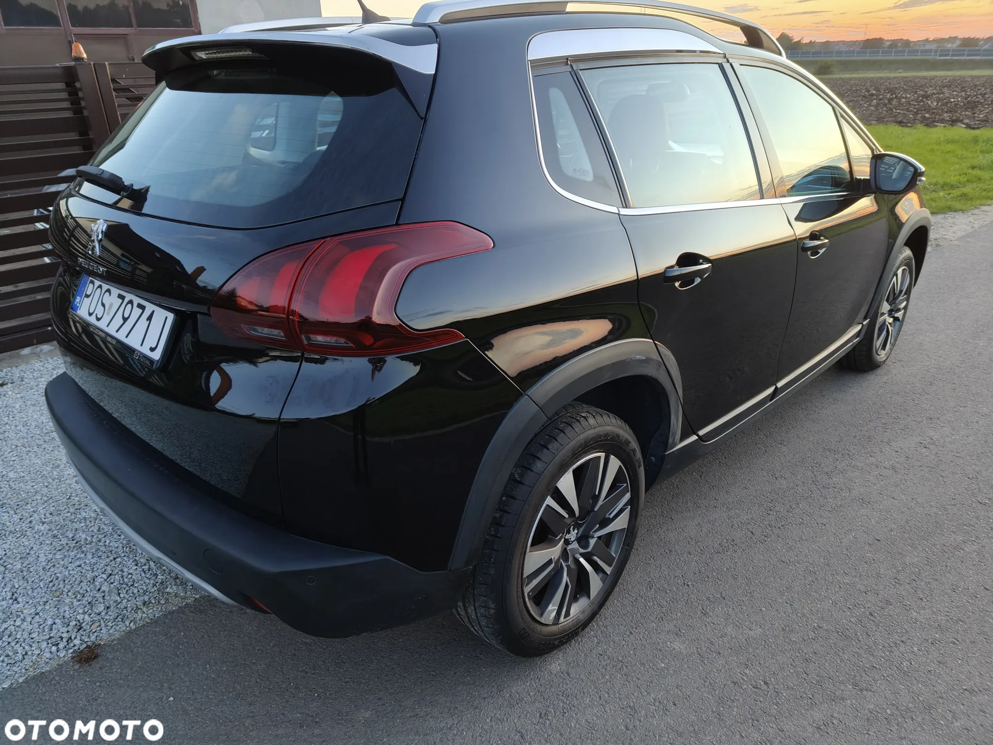 Peugeot 2008 1.2 Pure Tech Allure S&S EAT6 - 5