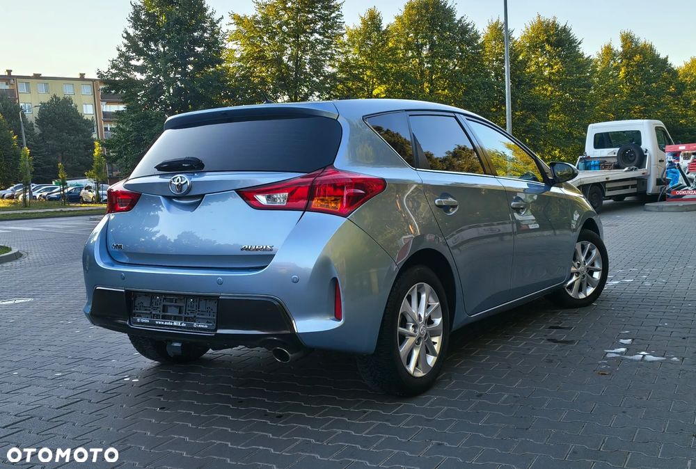 Toyota Auris 1.6 Valvematic Executive - 4