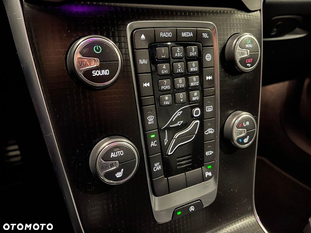 Volvo V40 T4 Drive-E R-Design Momentum - 19