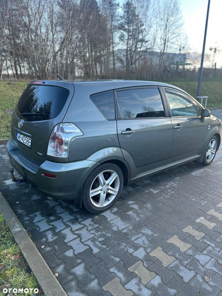 Toyota Corolla Verso 2.2 D-4D X 7os - 5