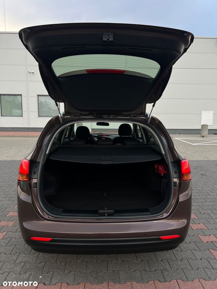 Kia Ceed - 12