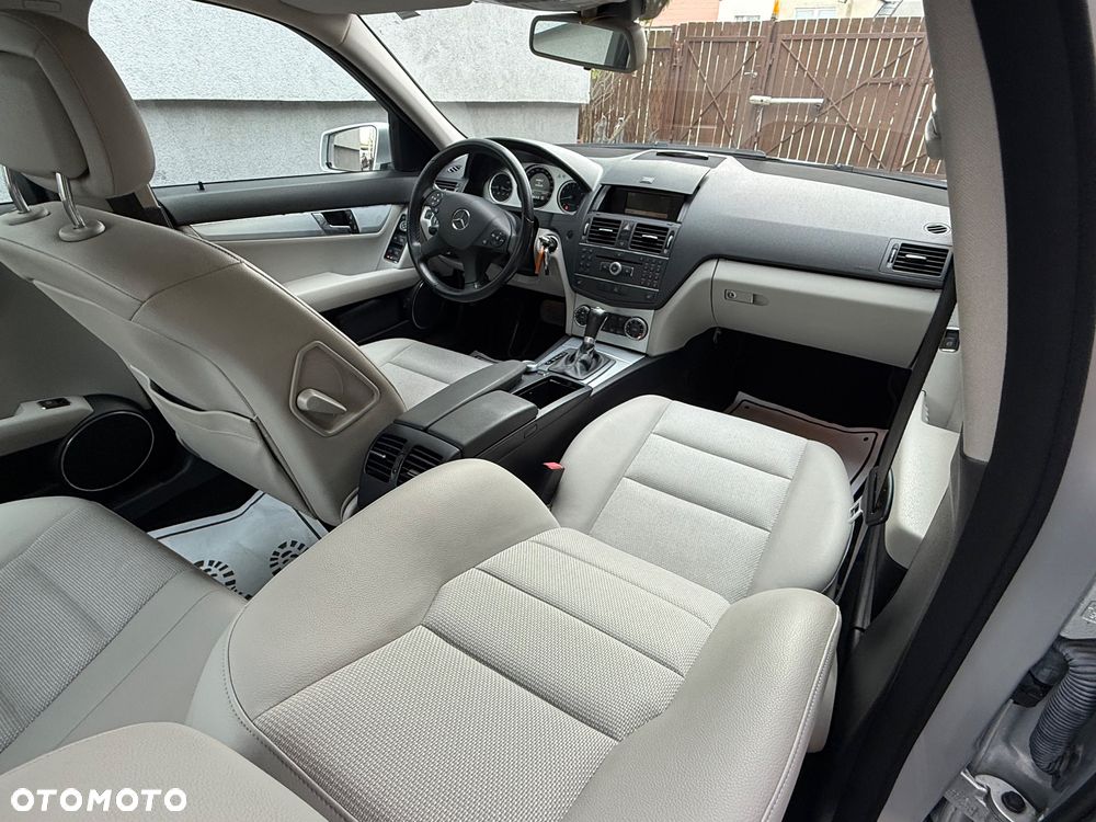 Mercedes-Benz Klasa C 180 T Kompressor Automatik BlueEFFICIENCY Avantgarde - 5