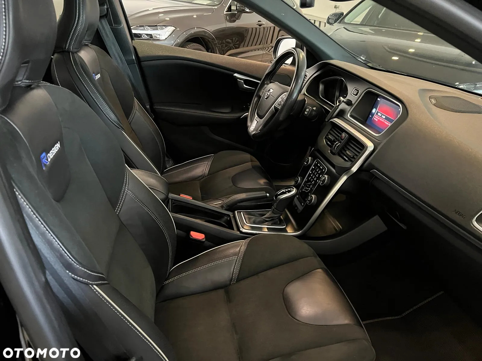 Volvo V40 D3 Geartronic RDesign - 20