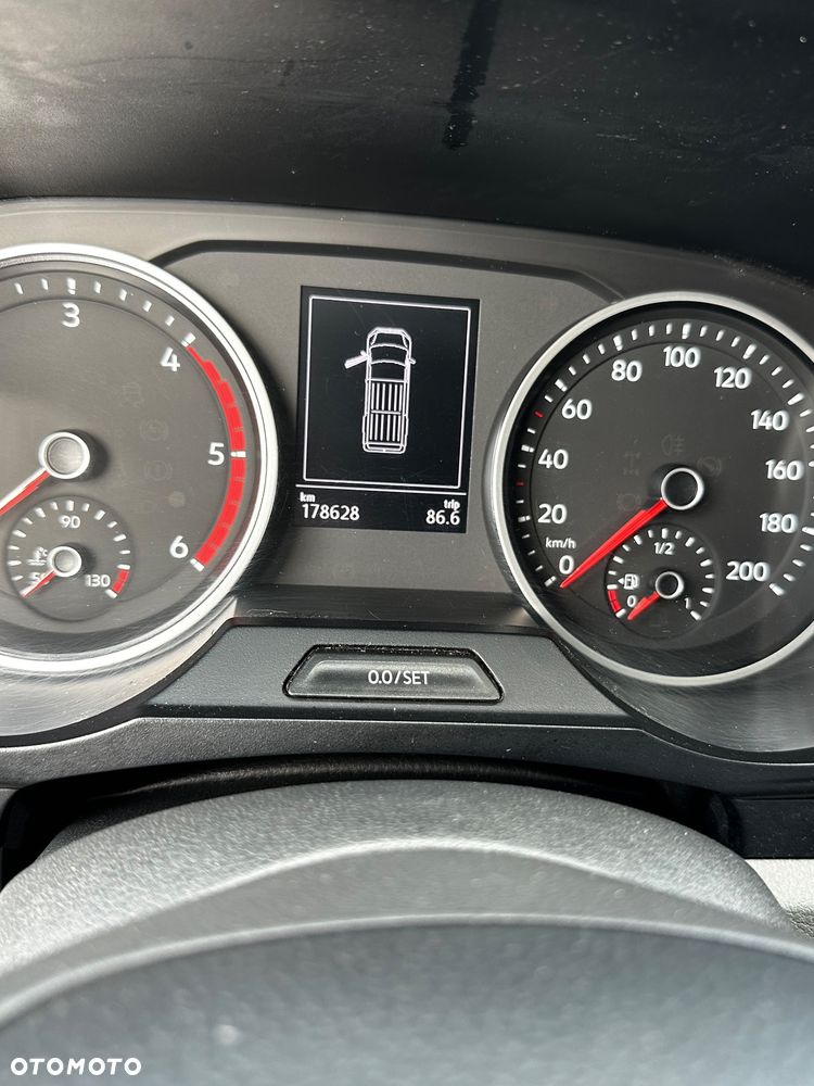 Volkswagen CRAFTER - 16