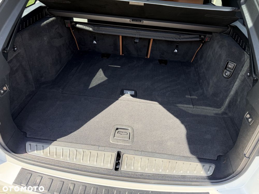 BMW Seria 5 520d Sport Line - 32