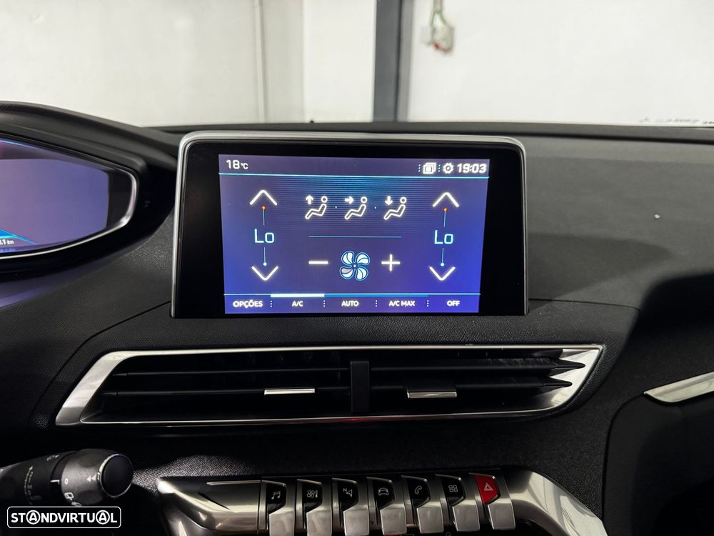 Peugeot 3008 1.5 BlueHDi Allure EAT8 - 23