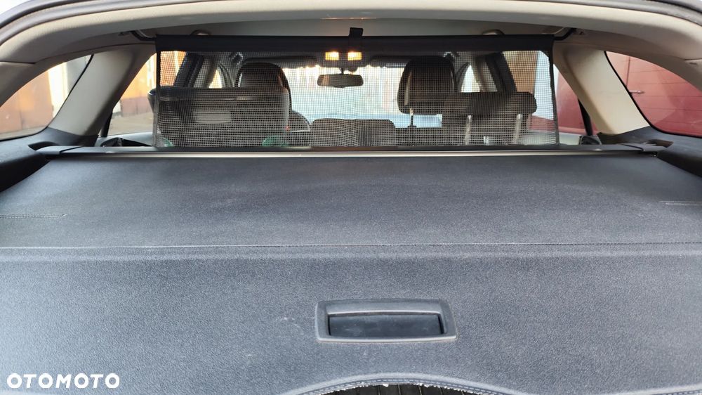 Toyota Avensis 2.0 D-4D Edition (2014) - 11