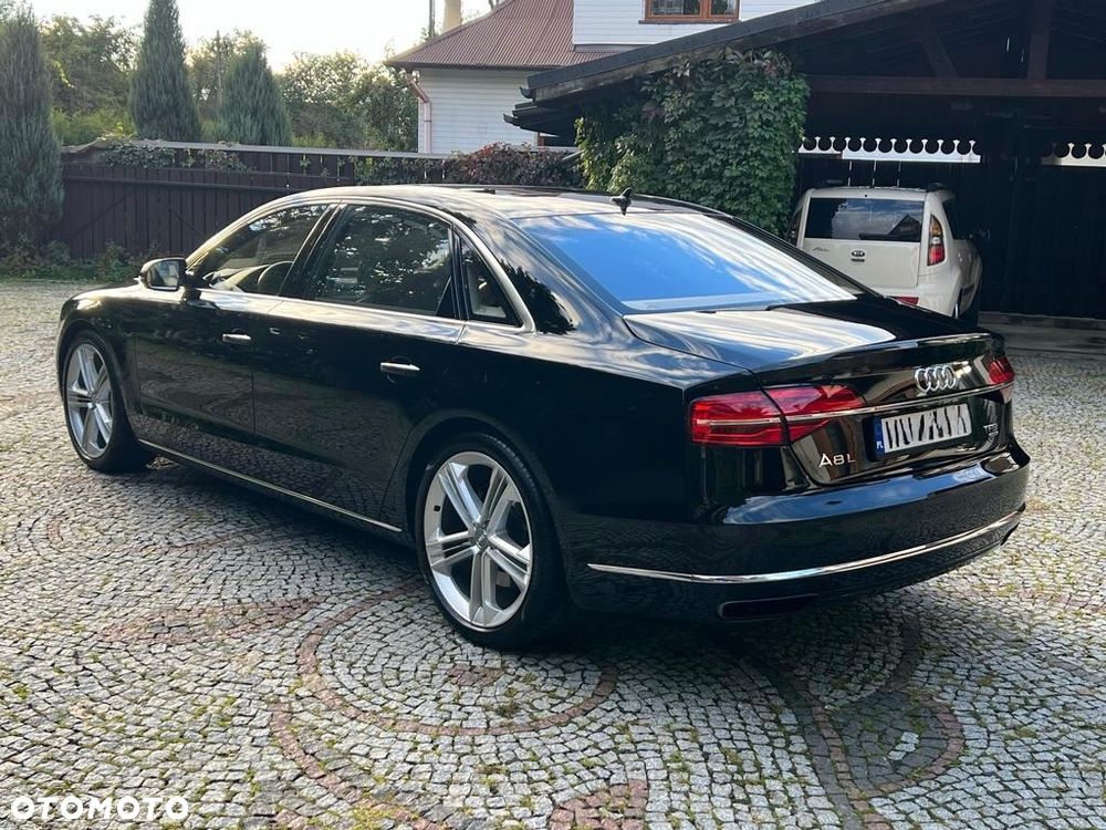 Audi A8 - 1