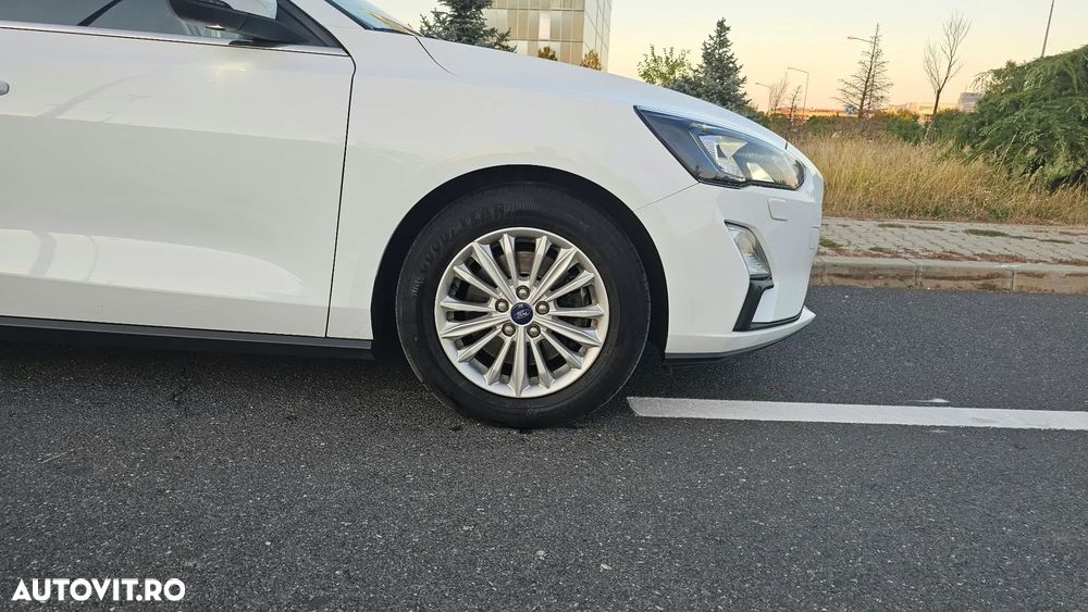 Ford Focus 1.5 EcoBlue Start-Stopp-System TITANIUM - 10