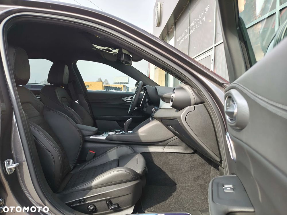 Alfa Romeo Giulia 2.0 Turbo Veloce Q4 - 11