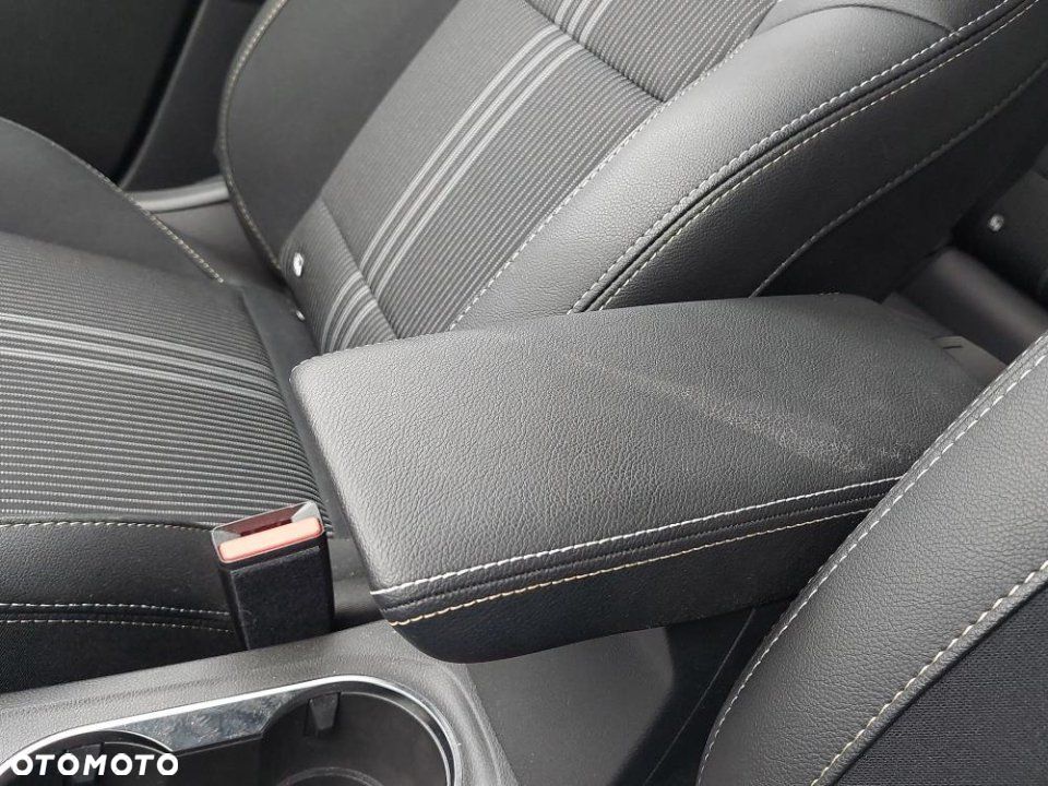 Renault Captur - 31