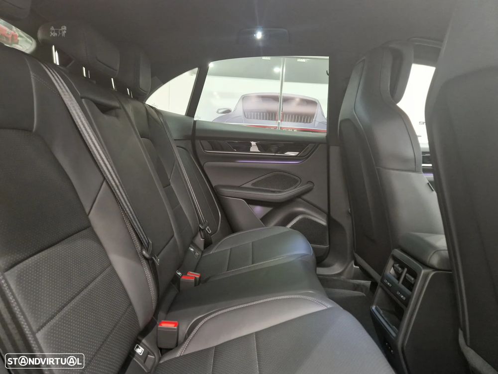 Porsche Macan Electric 4 - 28