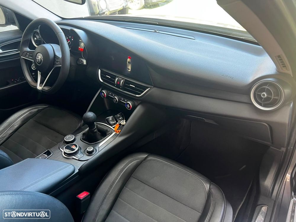 Alfa Romeo Giulia 2.2 D Super - 14