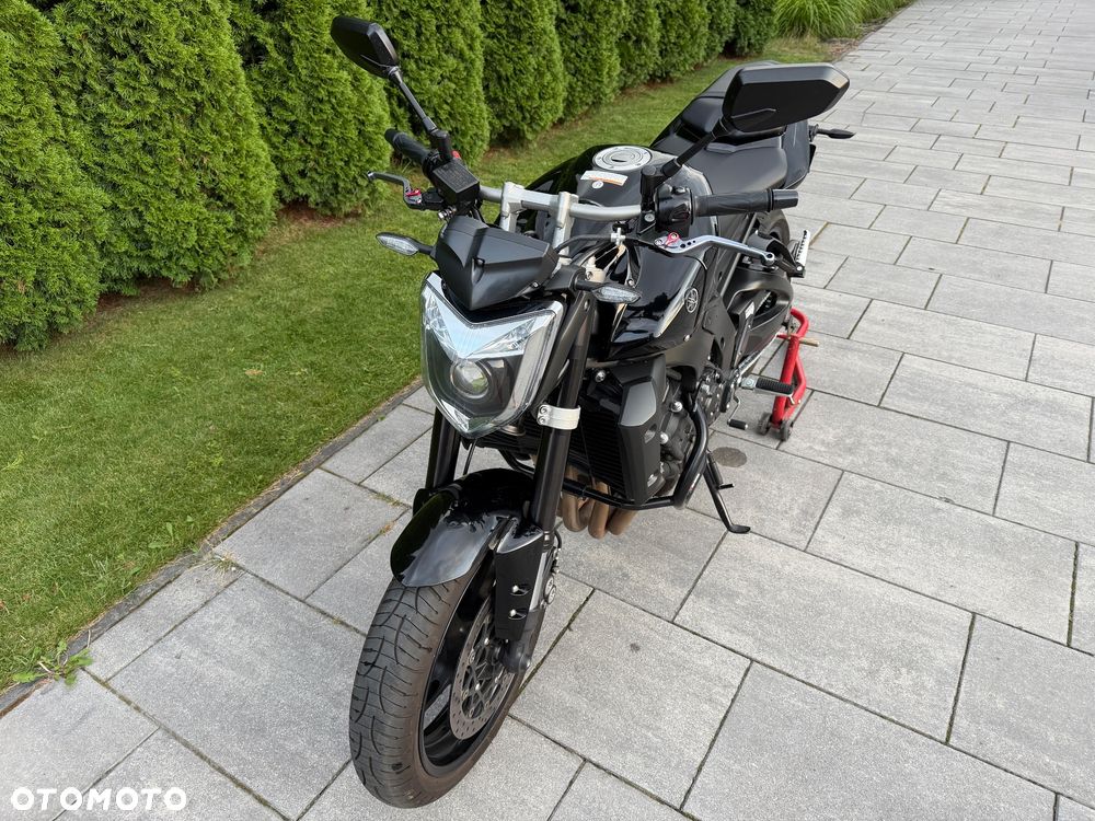 Yamaha FZ - 7