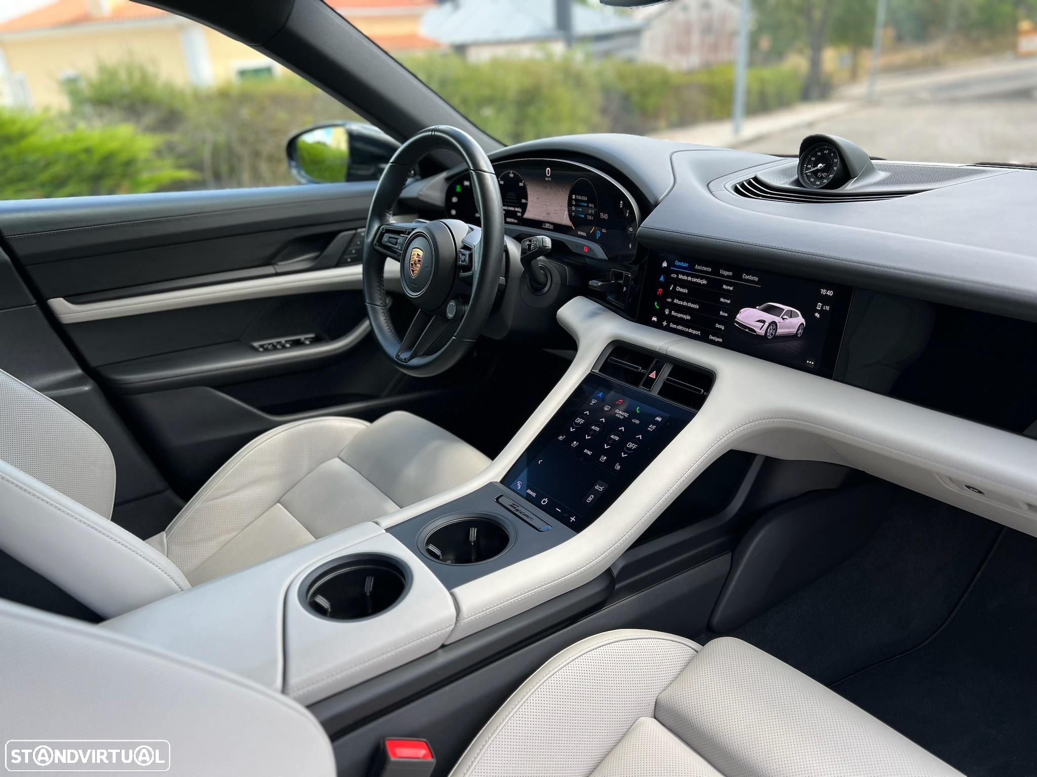 Porsche Taycan Cross Turismo 4S - 5