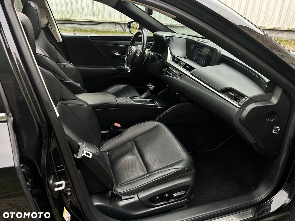 Lexus ES 300h Elegance - 19