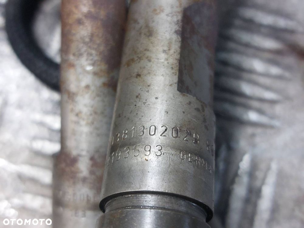 POMPA WTRYSKOWA + WTRYSKIWACZE AUDI A3 8L 1.9 TDI 038130107D 038130202B - 3