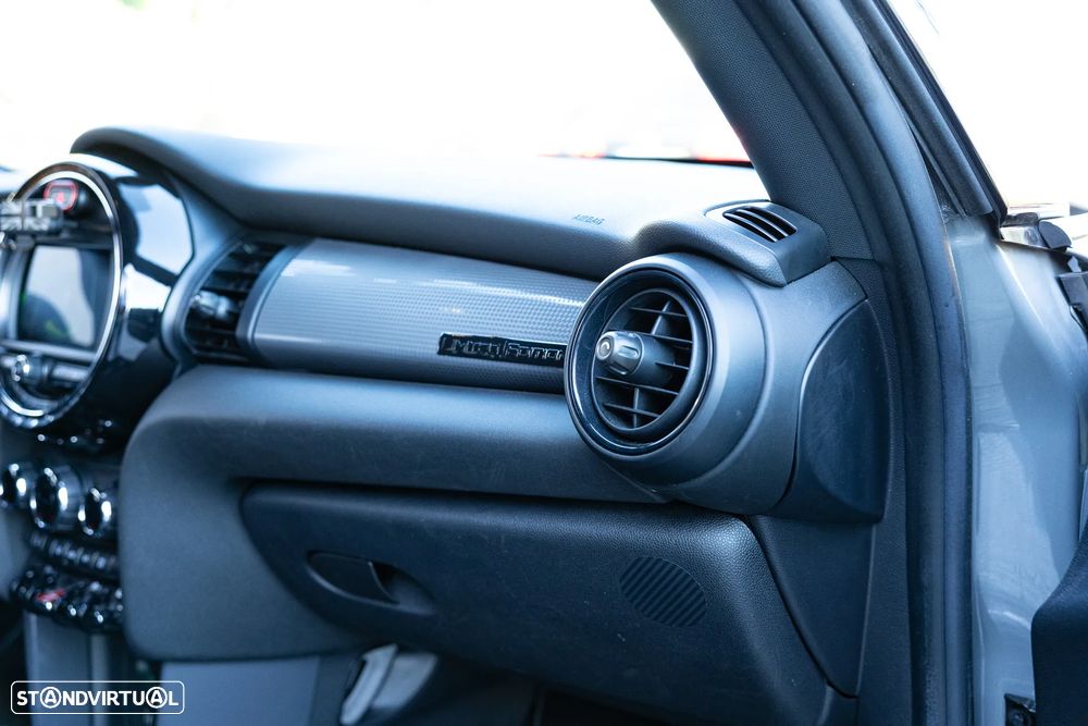 MINI 3 Portas Cooper D Aut. - 17