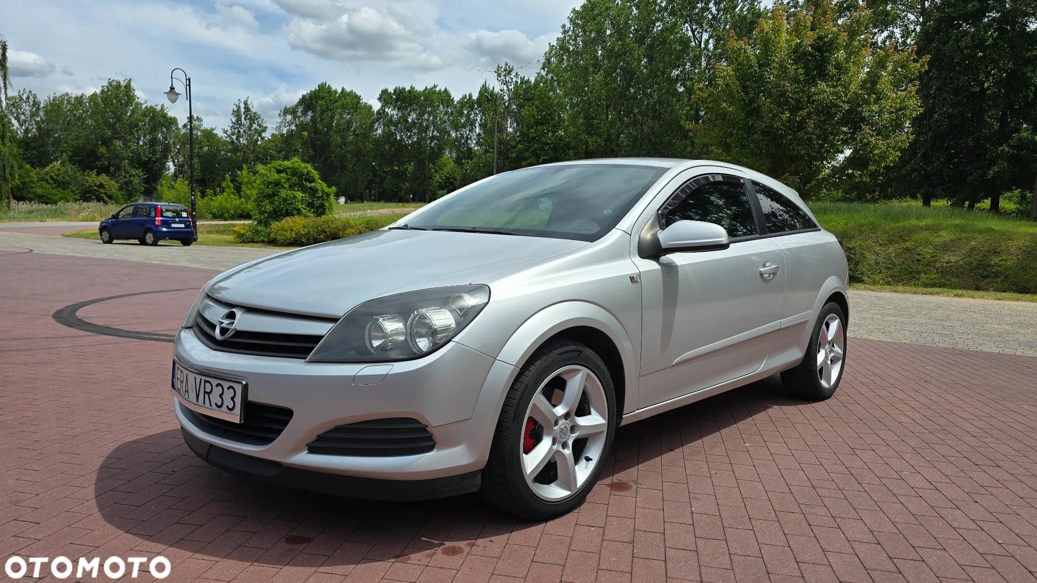 Opel Astra GTC 1.8 Sport - 4