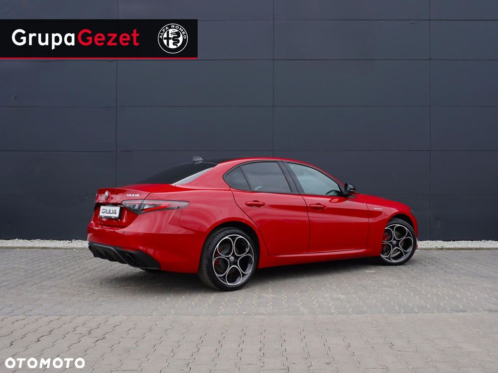 Alfa Romeo Giulia - 16