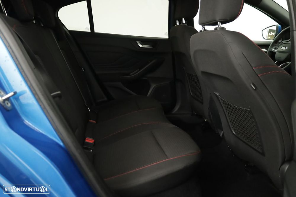 Ford Focus 1.0 EcoBoost MHEV ST-Line - 22