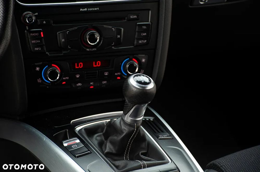 Audi A4 Avant 2.0 TDI DPF S line Sportpaket - 31