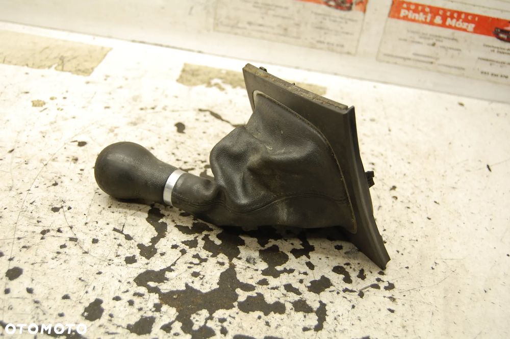 MIESZEK ZMIANY BIEGÓW 8P0863279 AUDI A3 8P 5 BIEGÓW 8P0864261B 8P0864261 - 12