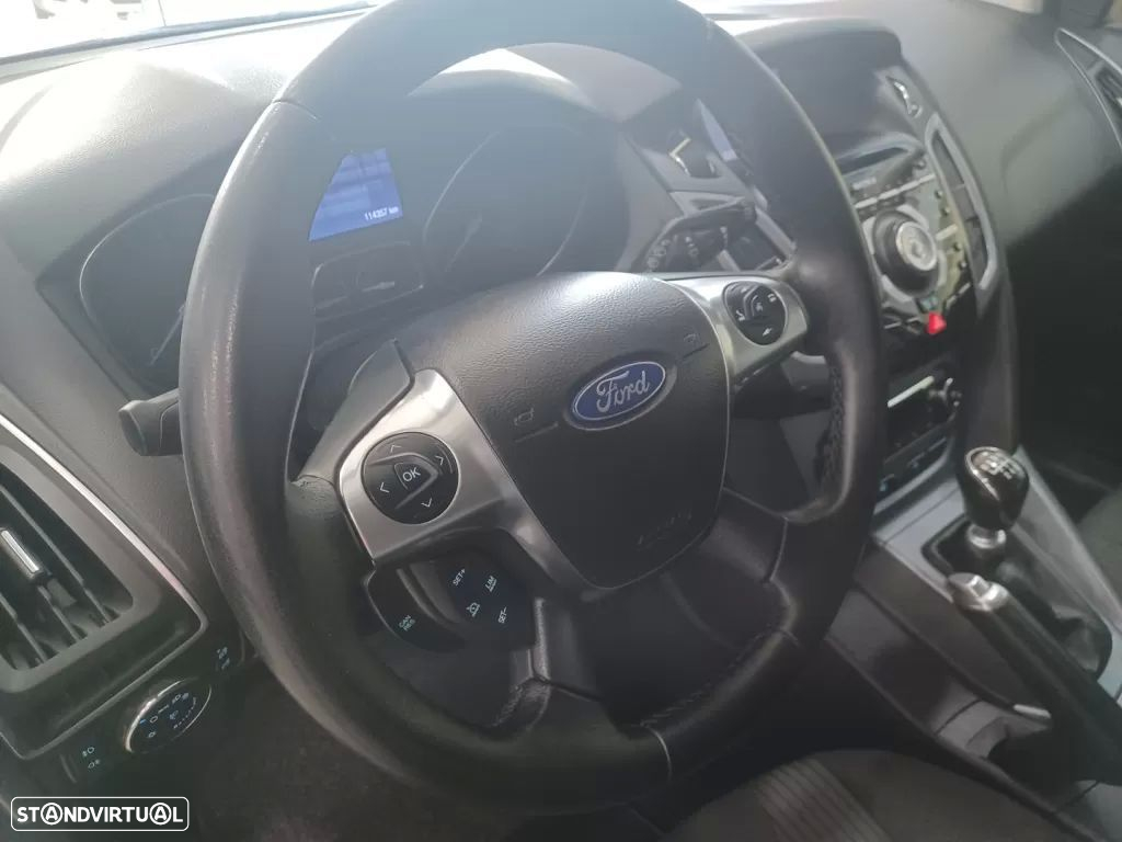 Ford Focus 1.0 EcoBoost S&S TITANIUM - 14