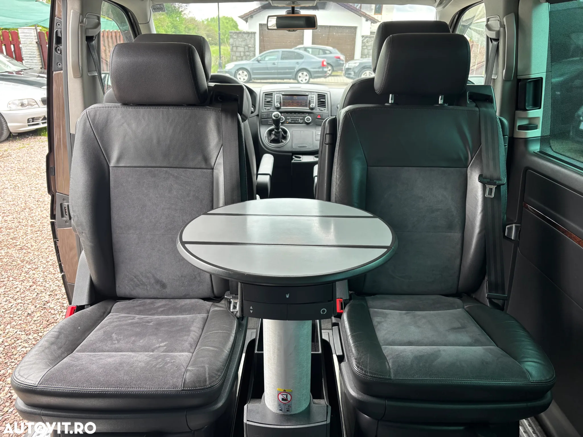 Volkswagen Multivan - 16